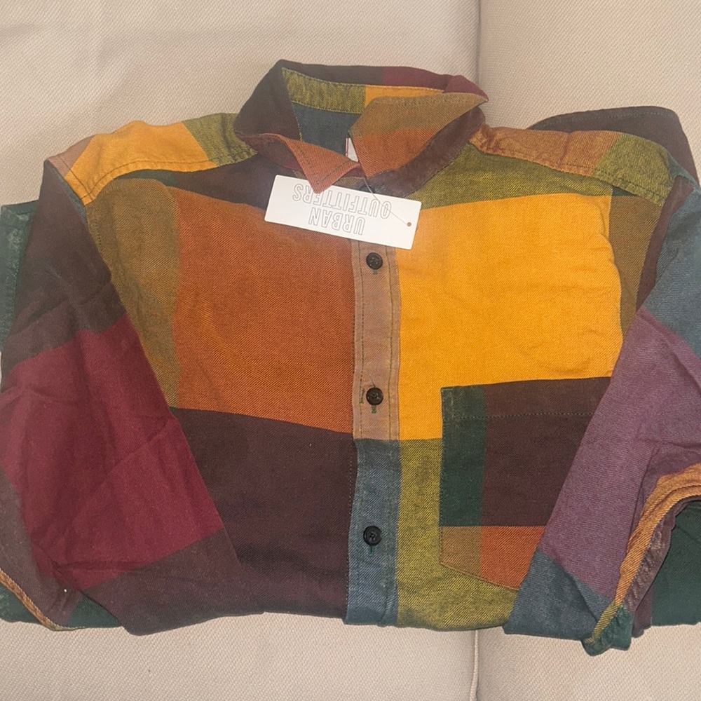 BDG BRAND NEW BUTTON DOWN